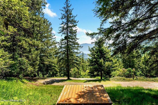 185 Larchwood Dr, Sagle, ID 83860