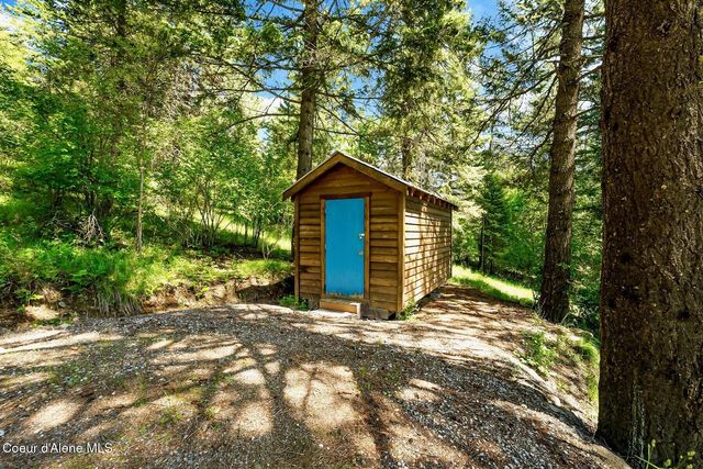 185 Larchwood Dr, Sagle, ID 83860
