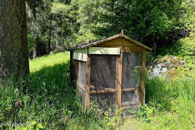 185 Larchwood Dr, Sagle, ID 83860