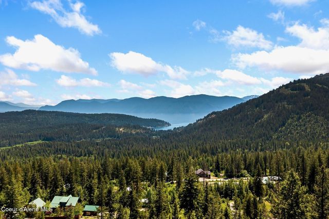 185 Larchwood Dr, Sagle, ID 83860