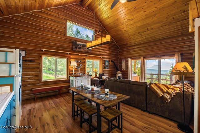 185 Larchwood Dr, Sagle, ID 83860