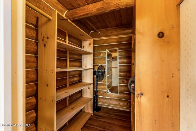 185 Larchwood Dr, Sagle, ID 83860