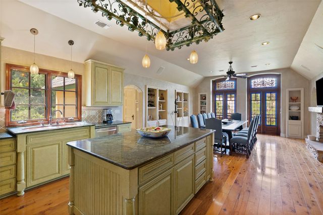 1354 The High RD, Austin, TX 78746