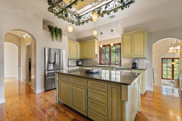 1354 The High RD, Austin, TX 78746
