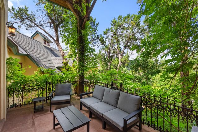 1354 The High RD, Austin, TX 78746