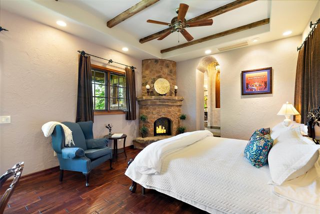 1354 The High RD, Austin, TX 78746