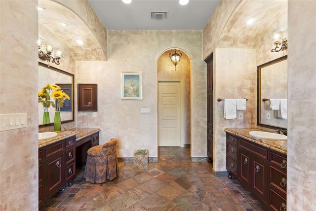 1354 The High RD, Austin, TX 78746