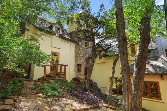 1354 The High RD, Austin, TX 78746