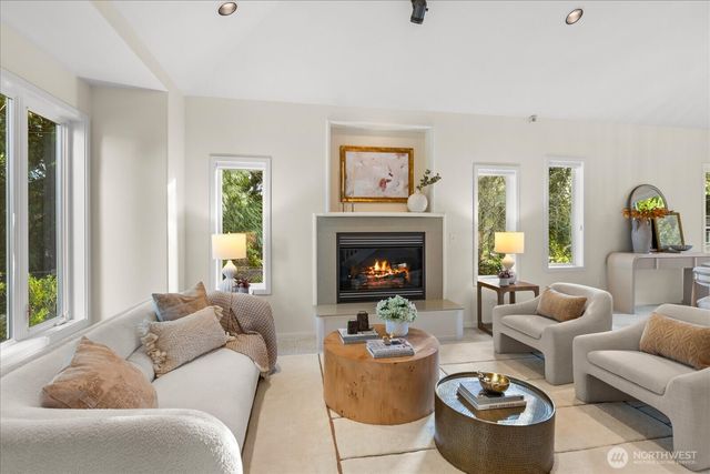 22532 88th Avenue W, Edmonds, WA 98026