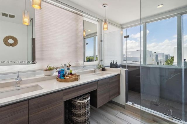 101 N Shore Dr 101, Miami Beach, FL 33141