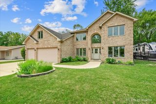 100 Westover Lane, Schaumburg, IL 60193