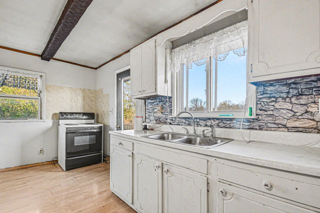 24962 Dewey Lake Street, Dowagiac, MI 49047