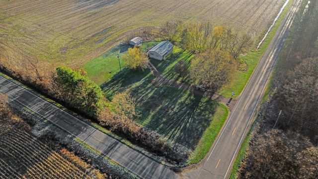 24962 Dewey Lake Street, Dowagiac, MI 49047