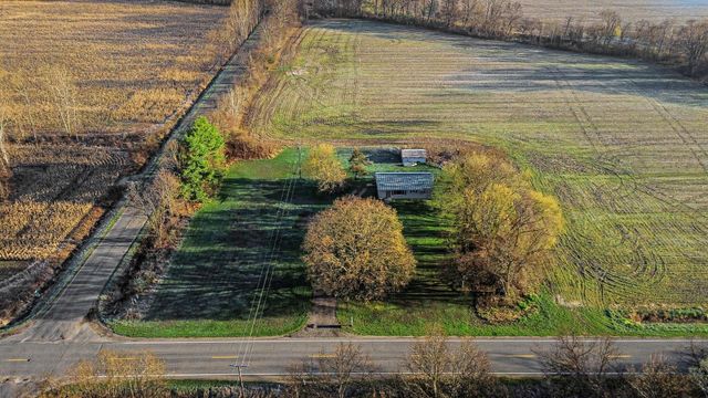 24962 Dewey Lake Street, Dowagiac, MI 49047