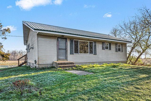 24962 Dewey Lake Street, Dowagiac, MI 49047