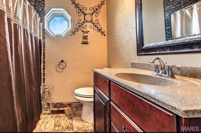 16309 Hampden Place, Florissant, MO 63034