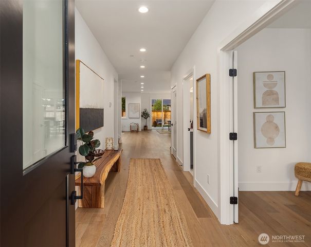 13662 NE 101st Street, Kirkland, WA 98033