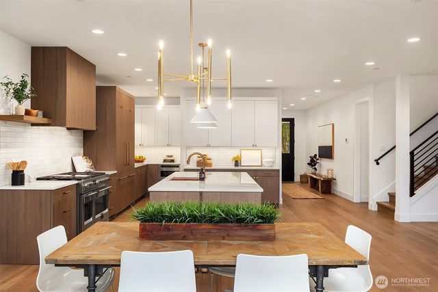 13662 NE 101st Street, Kirkland, WA 98033