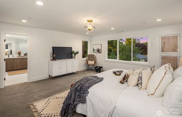 13662 NE 101st Street, Kirkland, WA 98033