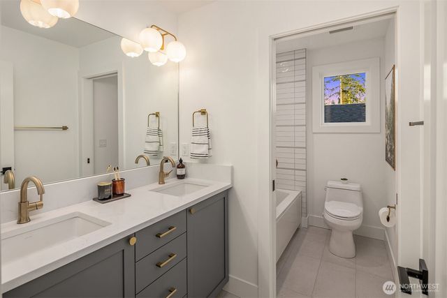 13662 NE 101st Street, Kirkland, WA 98033