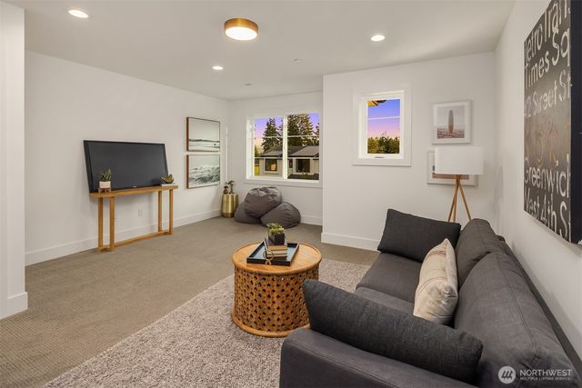 13662 NE 101st Street, Kirkland, WA 98033