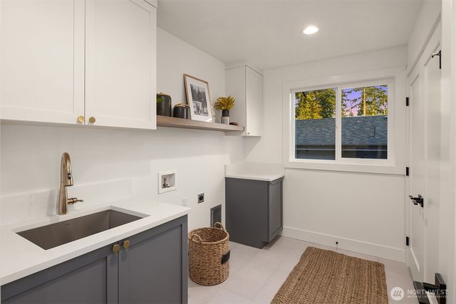 13662 NE 101st Street, Kirkland, WA 98033