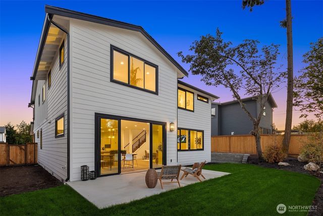 13662 NE 101st Street, Kirkland, WA 98033