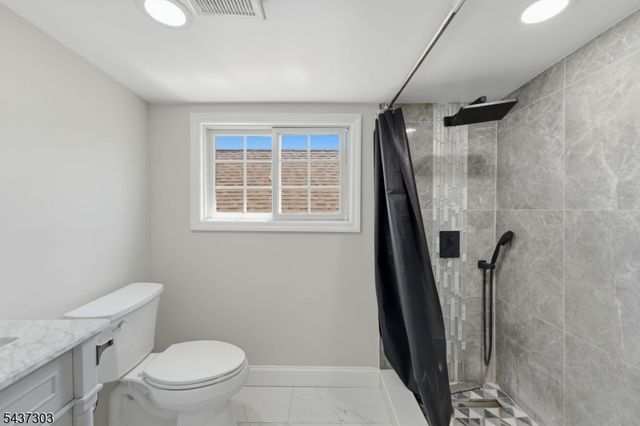 851 Garden St, Elizabeth City, NJ 07202