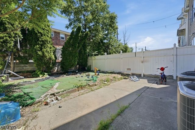 851 Garden St, Elizabeth City, NJ 07202