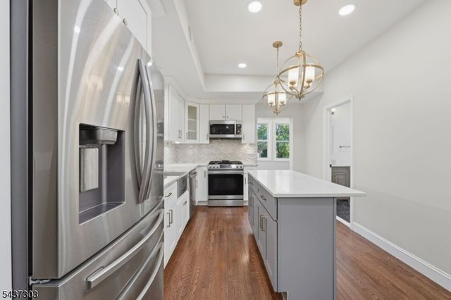 851 Garden St, Elizabeth City, NJ 07202