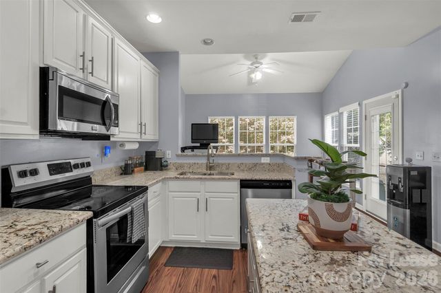 1802 Robinwood Village Drive, Gastonia, NC 28054