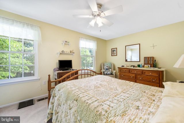 49 HUNTLEY CT, Sterling, VA 20165