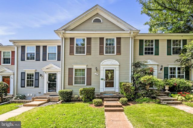 49 HUNTLEY CT, Sterling, VA 20165