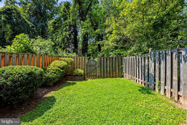 49 HUNTLEY CT, Sterling, VA 20165