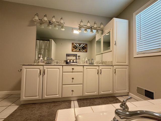 119 Kings Court, Battle Creek, MI 49015