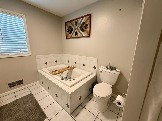 119 Kings Court, Battle Creek, MI 49015