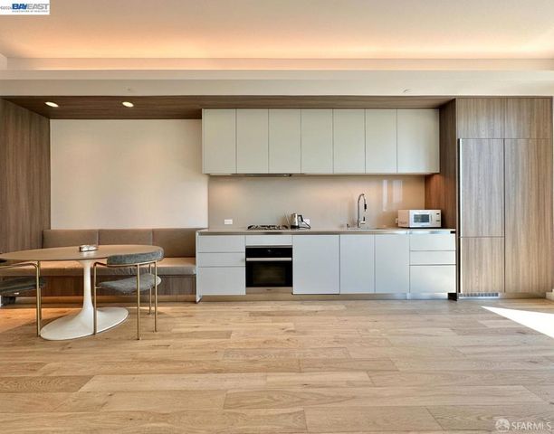 1 Bristol 302, San Francisco, CA 94130