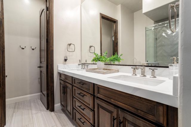 16641 Sonora Rd, Oakdale, CA 95361