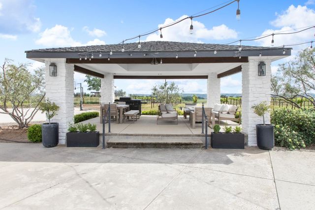 16641 Sonora Rd, Oakdale, CA 95361