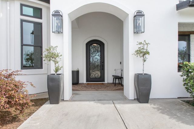 16641 Sonora Rd, Oakdale, CA 95361