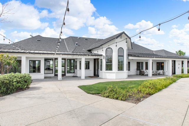 16641 Sonora Rd, Oakdale, CA 95361