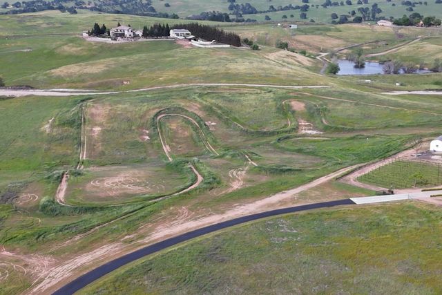 16641 Sonora Rd, Oakdale, CA 95361