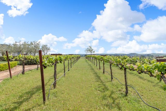 16641 Sonora Rd, Oakdale, CA 95361