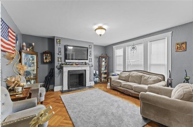 58 Oakley Road, Woonsocket, RI 02895