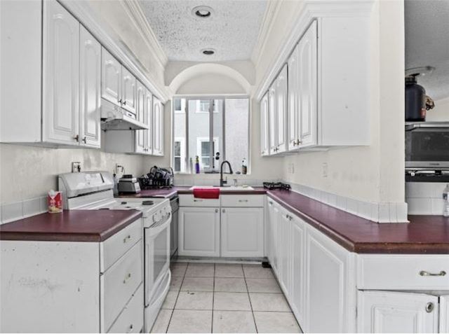 58 Oakley Road, Woonsocket, RI 02895