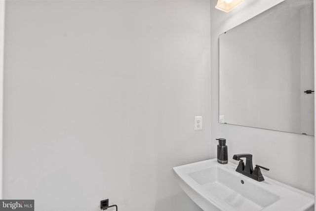 9826 POSTERITY LN, Montgomery Village, MD 20886