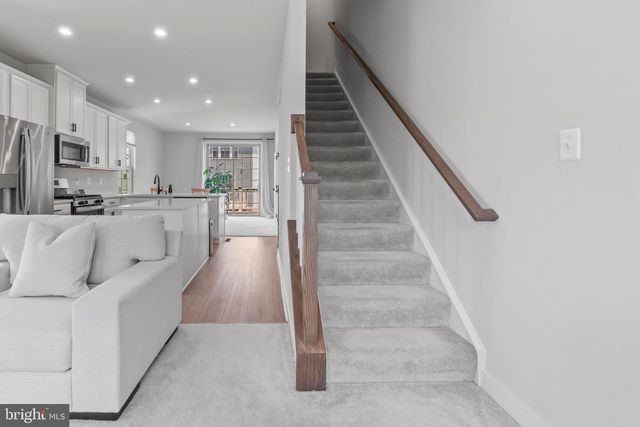9826 POSTERITY LN, Montgomery Village, MD 20886