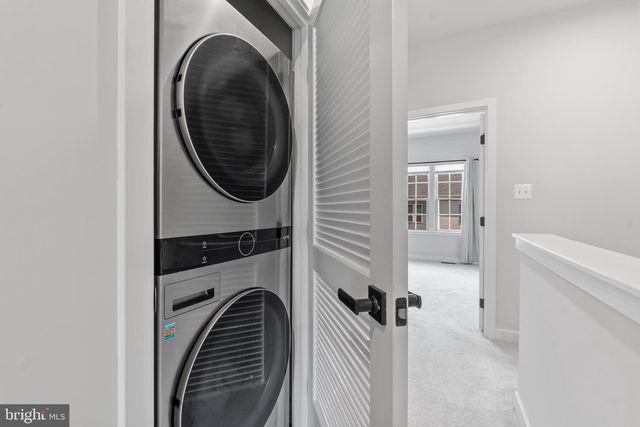 9826 POSTERITY LN, Montgomery Village, MD 20886