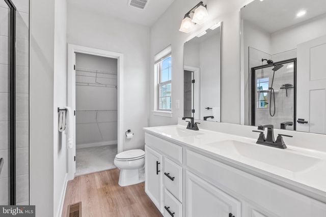 9826 POSTERITY LN, Montgomery Village, MD 20886