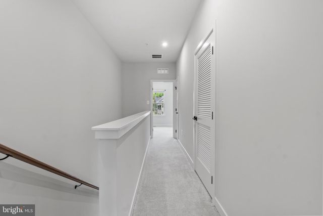 9826 POSTERITY LN, Montgomery Village, MD 20886